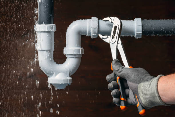 Professional Leak Detection technician working in Philadelphia, MS